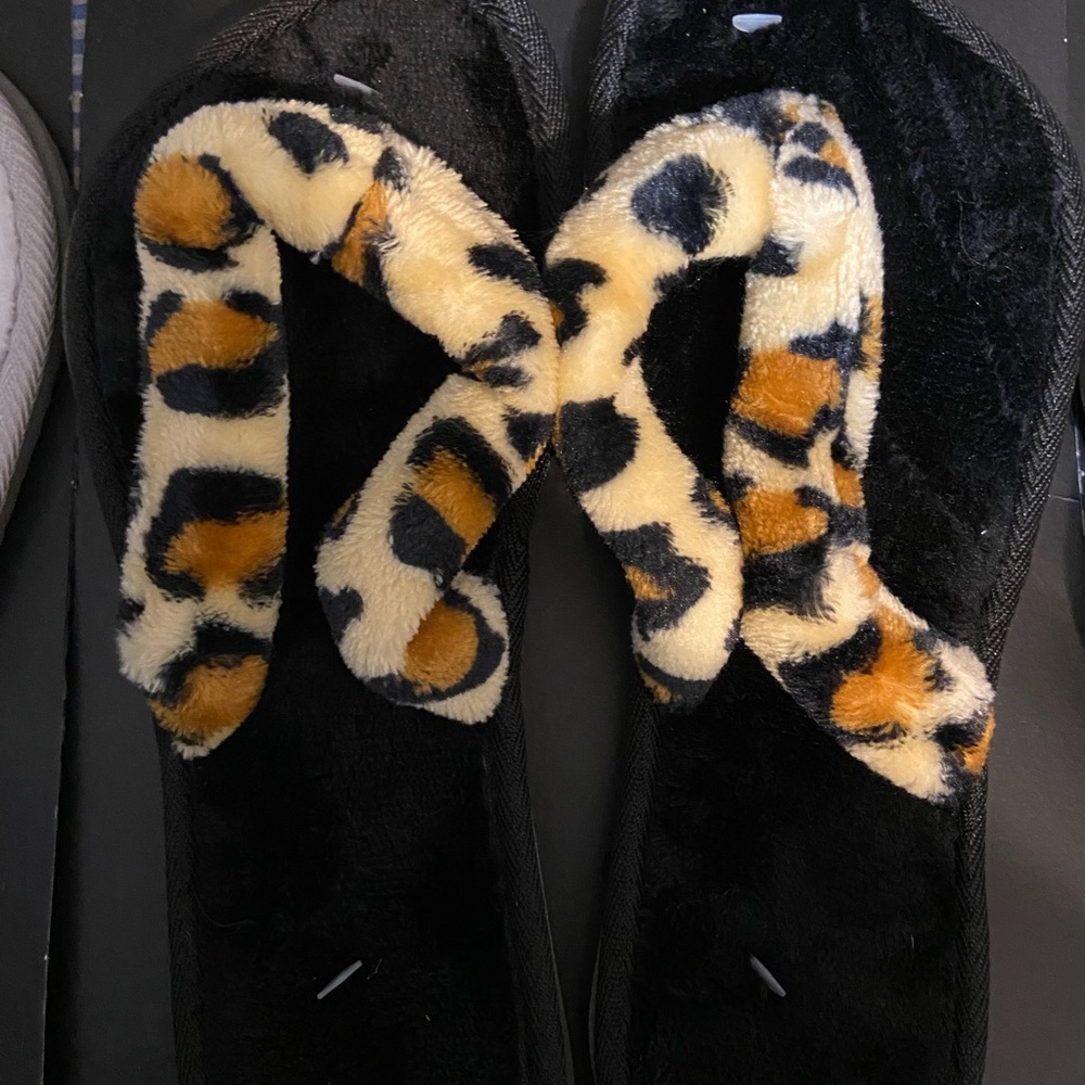 Fur Flops - Picture 4 of 7